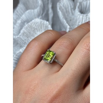 10K WHITE GOLD RING PERIDOT & DIAMONDS SIZE 6.5