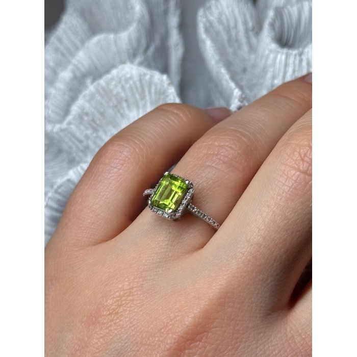 10K WHITE GOLD RING PERIDOT & DIAMONDS SIZE 6.5
