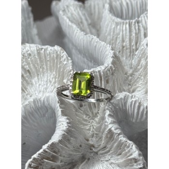10K WHITE GOLD RING PERIDOT & DIAMONDS SIZE 6.5