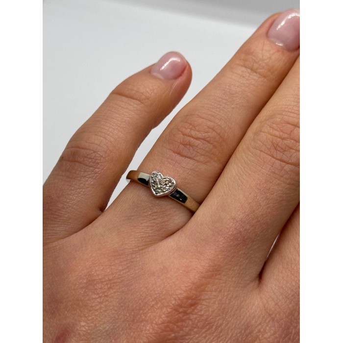 10K WHITE GOLD DIAMOND HEART  RING SIZE 6