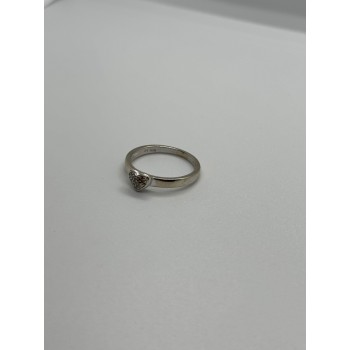 10K WHITE GOLD DIAMOND HEART  RING SIZE 6
