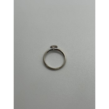 10K WHITE GOLD DIAMOND HEART  RING SIZE 6