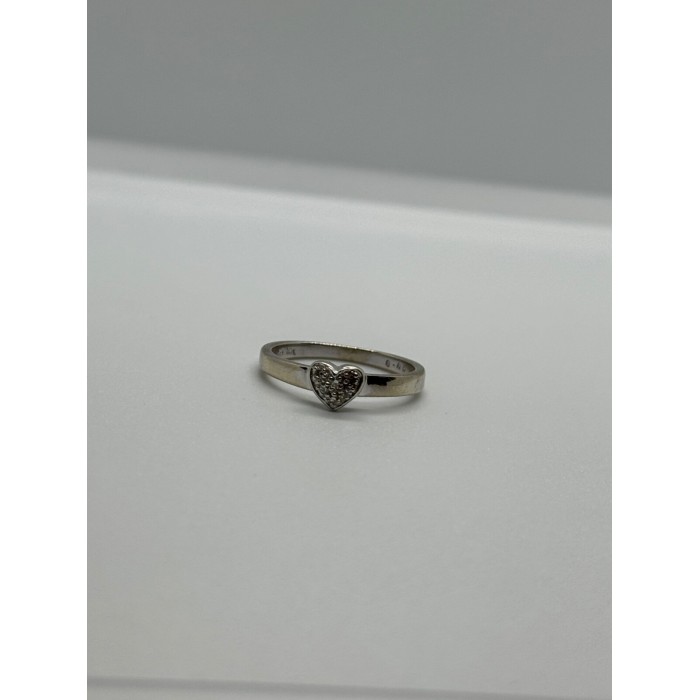 10K WHITE GOLD DIAMOND HEART  RING SIZE 6