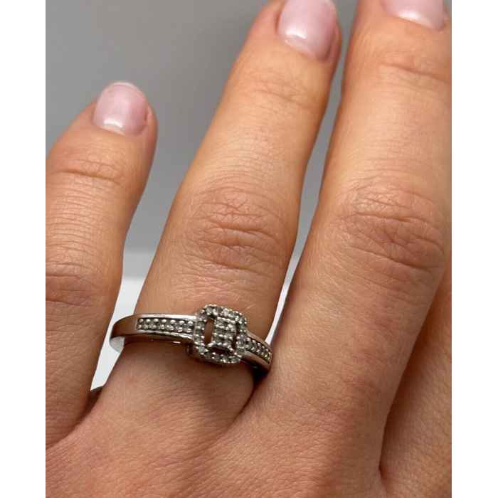 925 Sterling Silver White Sapphire Ring Size 6