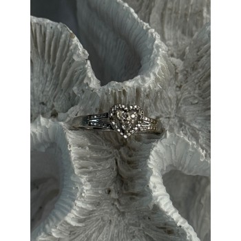 925 Sterling Silver Heart Diamonds Ring Size 7