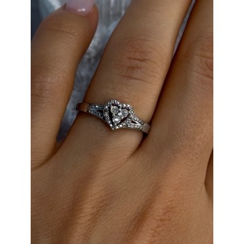 925 Sterling Silver Heart Diamonds Ring Size 7
