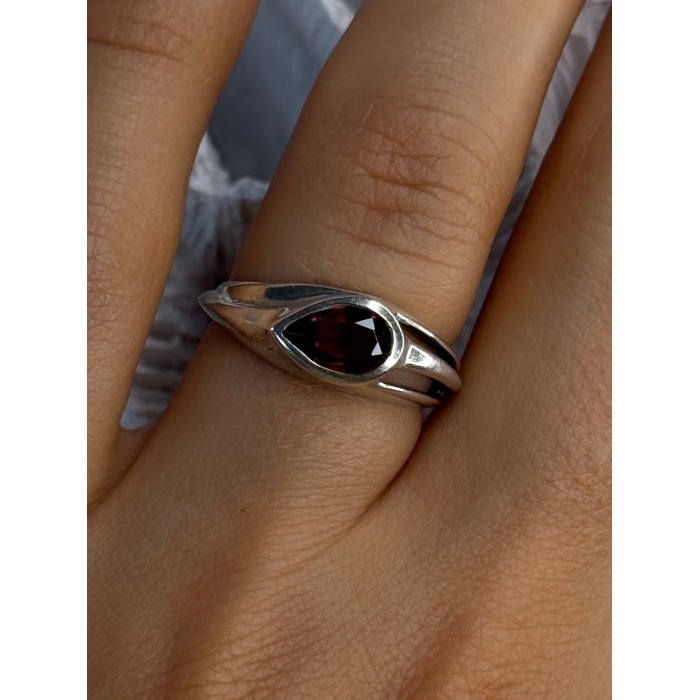 Kabana 925 Sterling Silver Garnet Ring Size 7