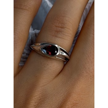 Kabana 925 Sterling Silver Garnet Ring Size 7