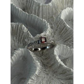 925 Sterling Silver Garnet & Beryl Ring Size 8