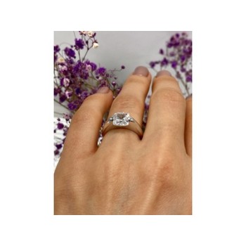 925 Sterling Silver CZ Ring Size 6.5