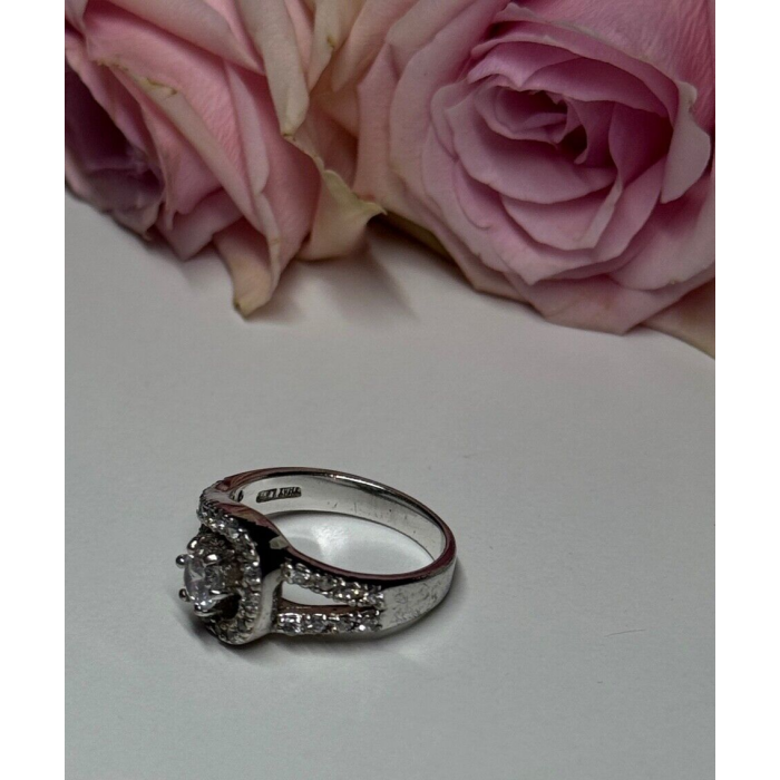 925 Sterling Silver White Topaz Ring Size 6