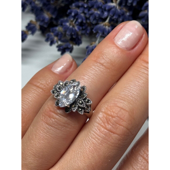 925 Sterling Silver CZ & Marcasite Ring Size 5