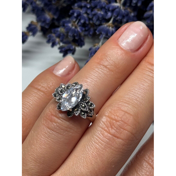 925 Sterling Silver CZ & Marcasite Ring Size 5