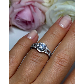 925 Sterling Silver CZ Ring Size 5