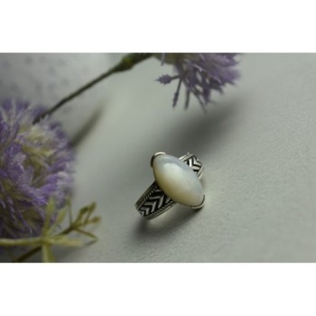925 Sterling Silver Mother Of Pearl Ring Size 6.5