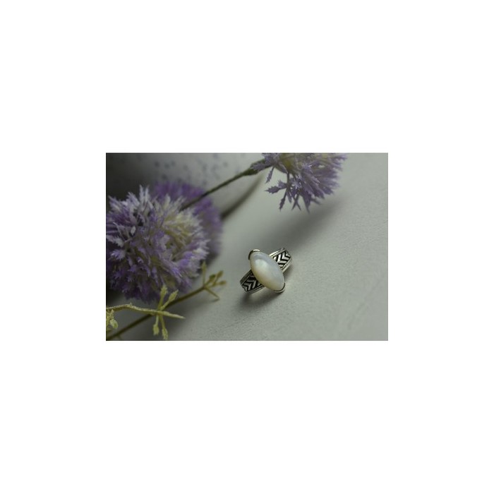 925 Sterling Silver Mother Of Pearl Ring Size 6.5