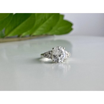 925 Sterling Silver CZ Ring Size 9