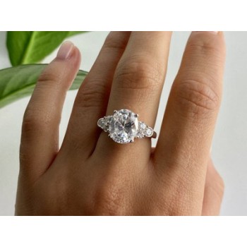 925 Sterling Silver CZ Ring Size 9
