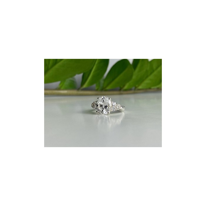 925 Sterling Silver CZ Ring Size 9