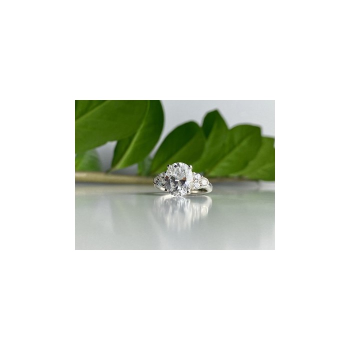 925 Sterling Silver CZ Ring Size 9
