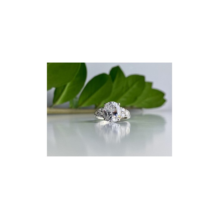 925 Sterling Silver CZ Ring Size 9