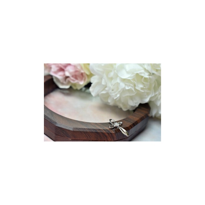 10K WHITE GOLD WHITE SAPPHIRES PENDANT