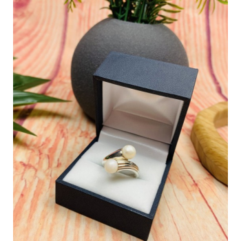 925 Sterling Silver Pearls Ring Size 7