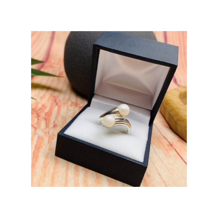 925 Sterling Silver Pearls Ring Size 7