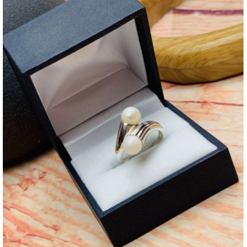 925 Sterling Silver Pearls Ring Size 7