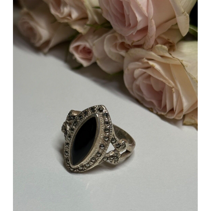 Vintage 925 Sterling Silver Onyx & Marcasite Ring Size 7