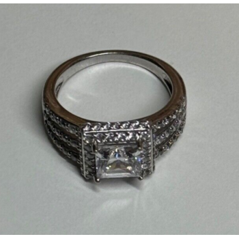 925 Sterling Silver CZ Ring Size 6