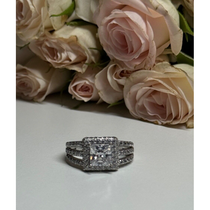 925 Sterling Silver CZ Ring Size 6
