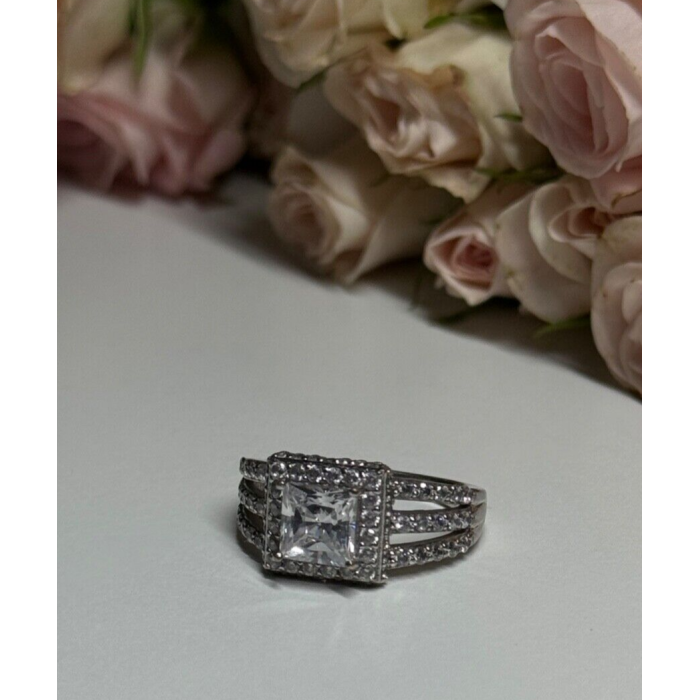 925 Sterling Silver CZ Ring Size 6
