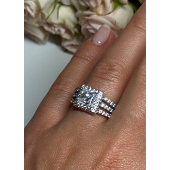 925 Sterling Silver CZ Ring Size 6