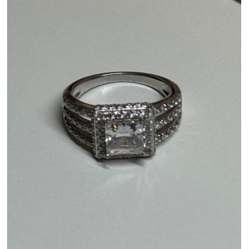 925 Sterling Silver CZ Ring Size 6