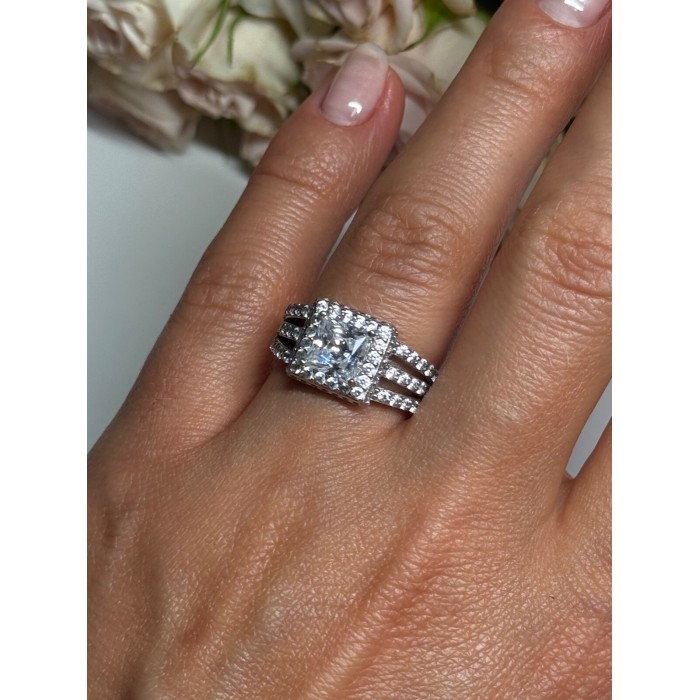925 Sterling Silver CZ Ring Size 6
