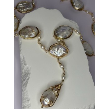 GOLD PLATED PEARL NECKLACE APPROX LENGTH 30 INCH THE BOTTOM OF PENDANT 3 INCH