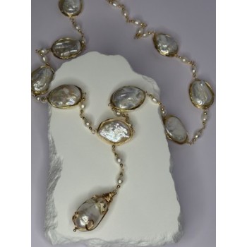 GOLD PLATED PEARL NECKLACE APPROX LENGTH 30 INCH THE BOTTOM OF PENDANT 3 INCH