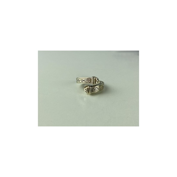 Vintage 925 Sterling Silver Ring Size 5.5 (adjustable)