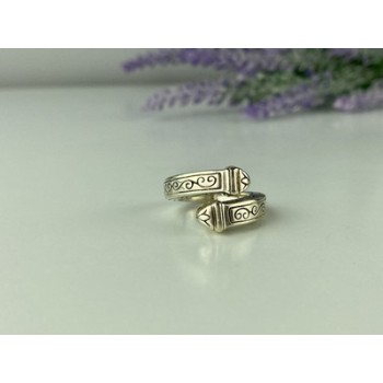 Vintage 925 Sterling Silver Ring Size 5.5 (adjustable)