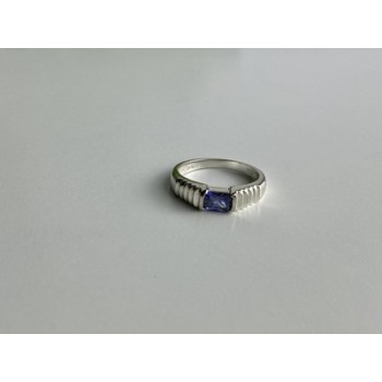 925 Sterling Silver Purple CZ Ring Size 6.5