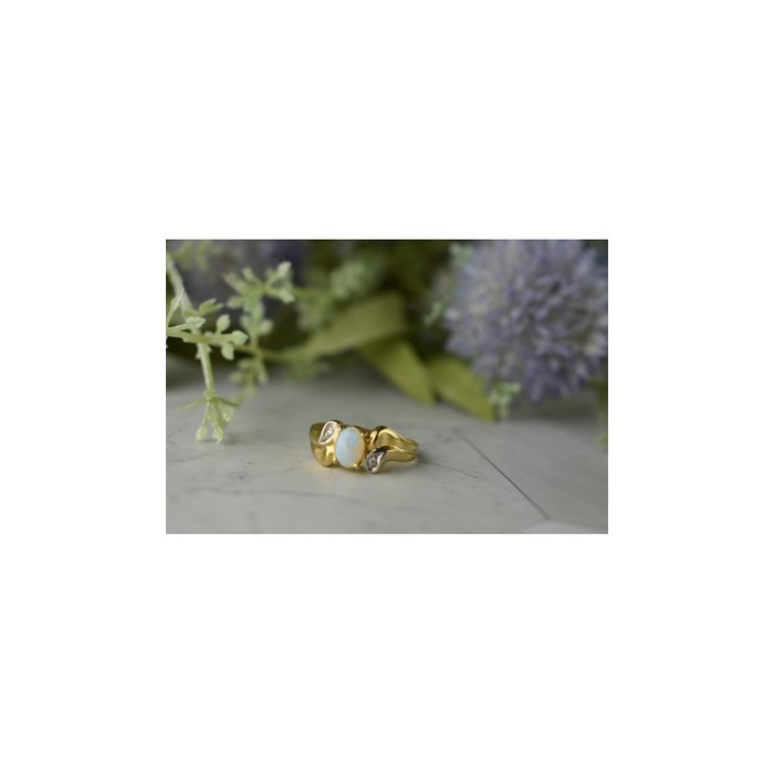 14K YELLOW GOLD OPAL & DIAMONDS RING SIZE 8