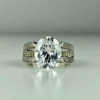 925 Sterling Silver CZ Ring Size 7