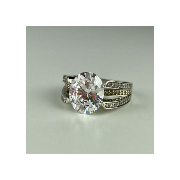 925 Sterling Silver CZ Ring Size 7