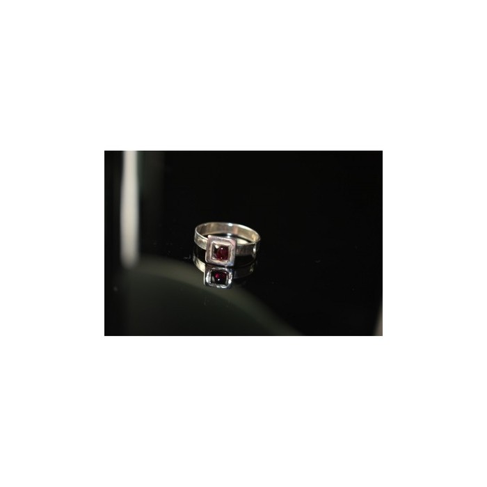 925 Sterling Silver Almandine Ring Size 6.5