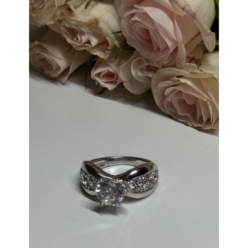 925 Sterling Silver CZ Ring Size 6.5