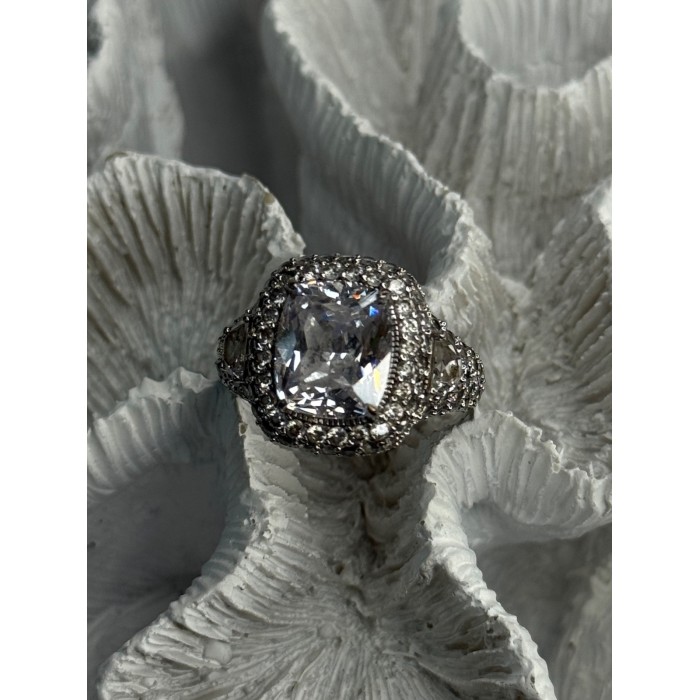 Beautiful Design 925 Sterling Silver Cz Ring Size 9