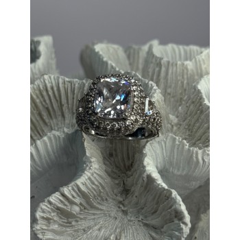 Beautiful Design 925 Sterling Silver Cz Ring Size 9