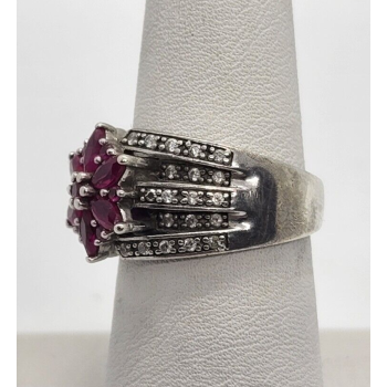 925 Sterling Silver Topaz Ring Size 7