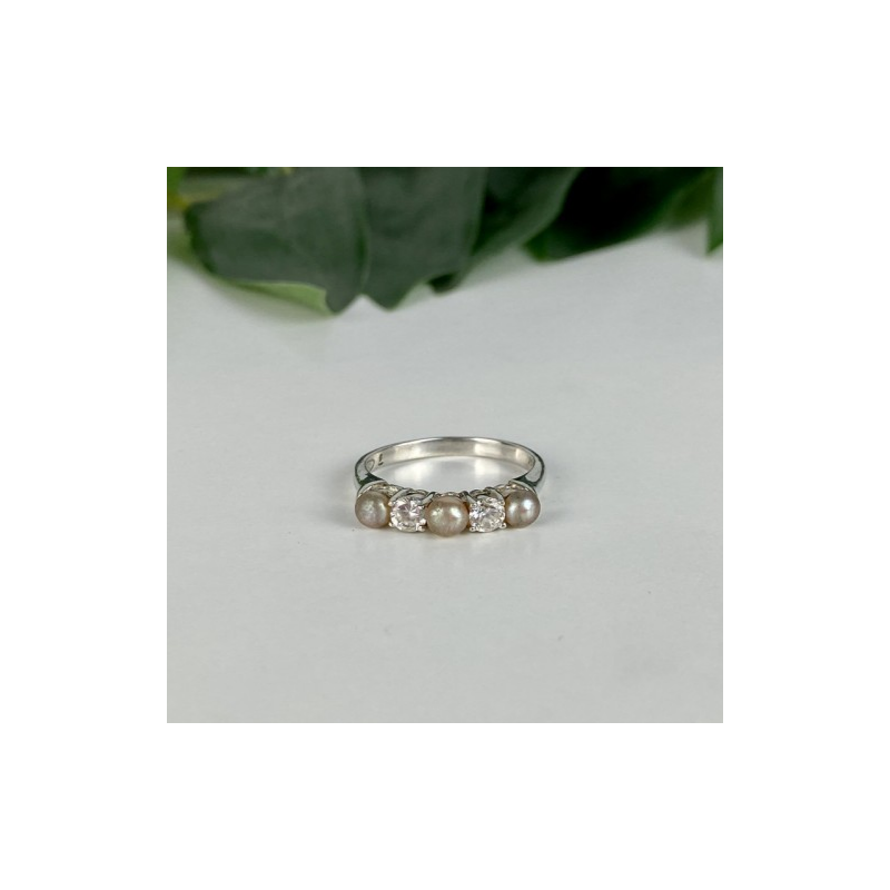 Avon 925 Sterling Silver Pearls & CZ Ring Size 7